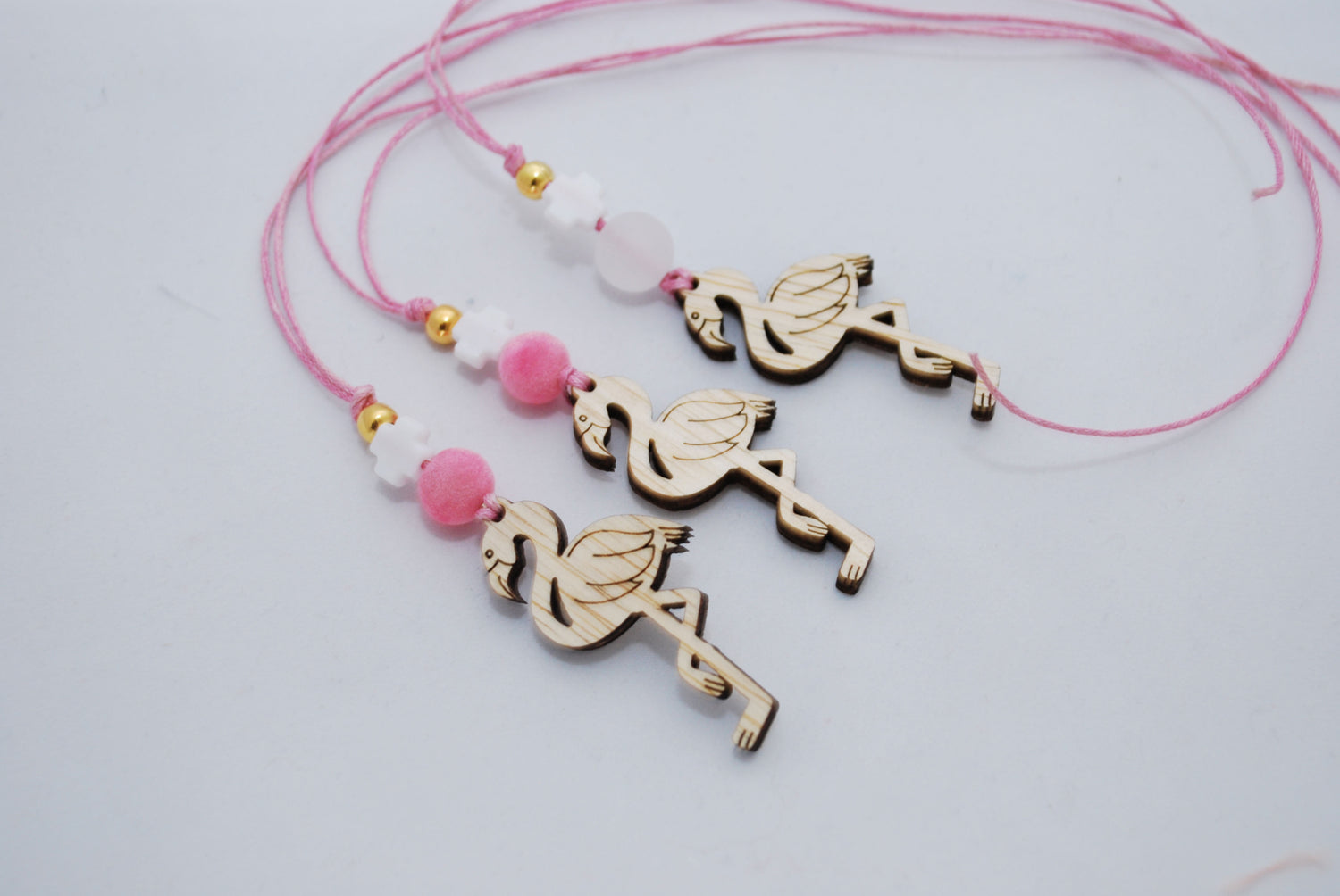 Μαρτυρικό Κολιέ Φλαμίνγκο με Σταυρό Λευκό και Χάντρες Λευκές