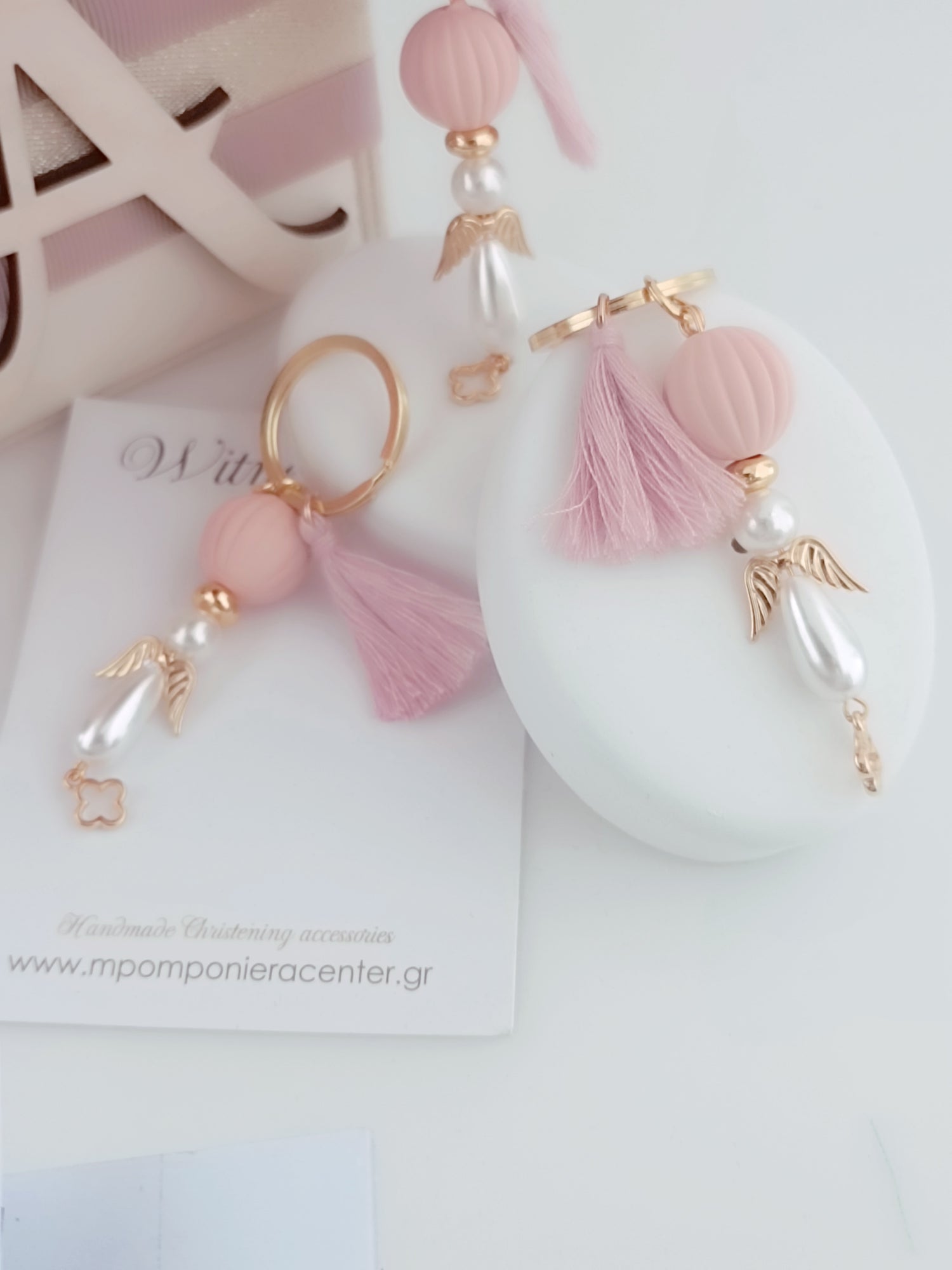 Μαρτυρικό αγγελάκι - με χάντρες πέρλες και φωτοστέφανο, σταυρός στο τελείωμα