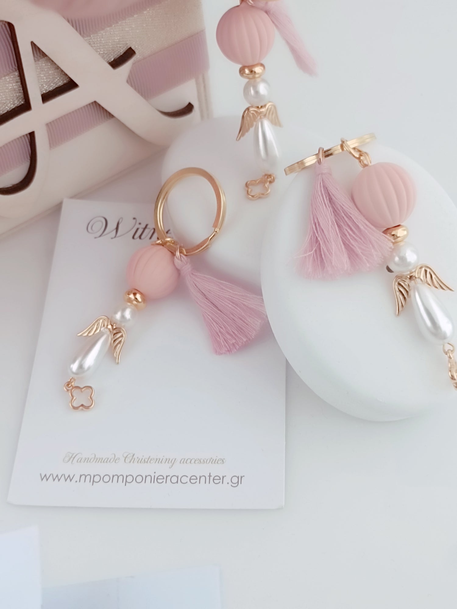 Μαρτυρικό αγγελάκι - με χάντρες πέρλες και φωτοστέφανο, σταυρός στο τελείωμα