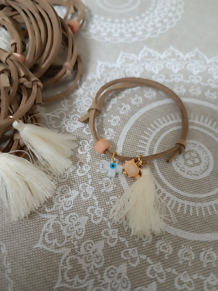 Μαρτυρικό βραχιόλι χελωνίτσα σε αποχρώσεις σομών και μπέζ κορδόνι σουέτ