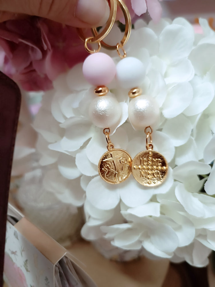 Μαρτυρικό μπρελόκ ΑγιοΚωνσταντινάτο σε χρυσό με σάπιο μήλο χάντρες