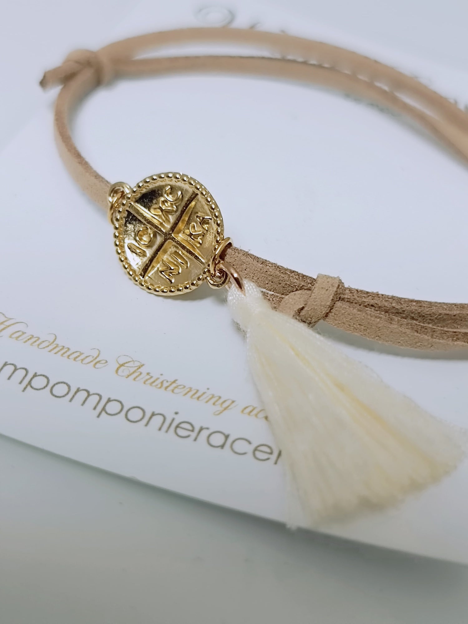 Μαρτυρικό βραχιόλι με χρυσό Κωνσταντινάτο σε φυσικές αποχρώσεις και φουντ