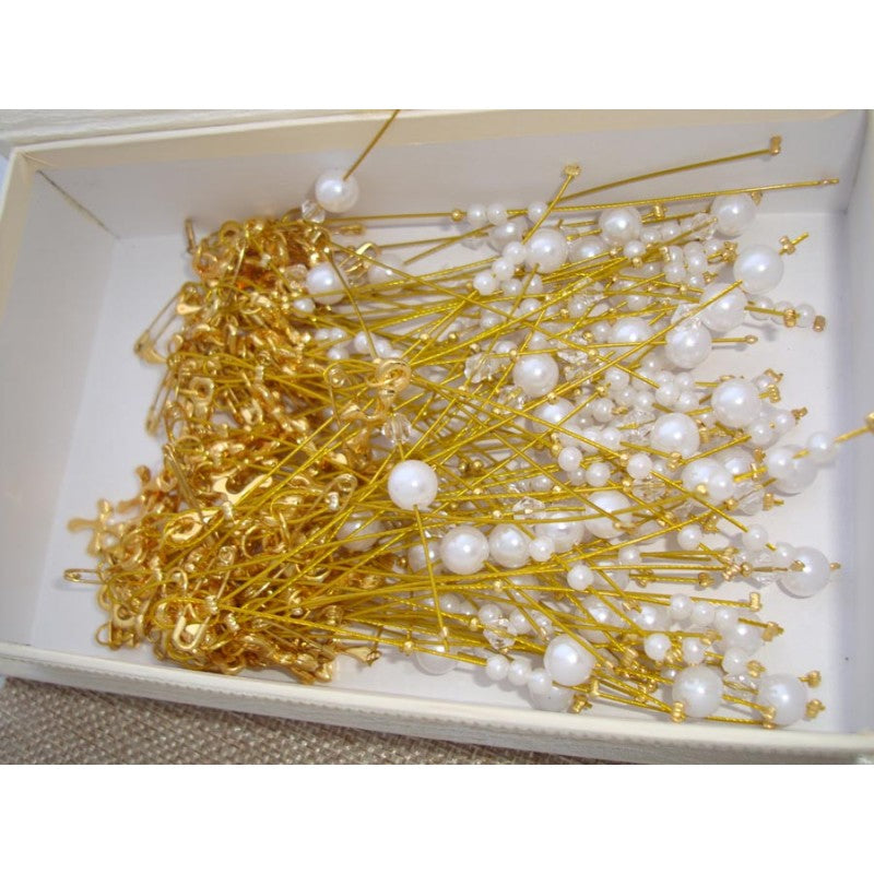 Μαρτυρικό εξαιρετικού σχεδιασμού και ποιότητας με χρυσά στοιχεία και πέρλες.