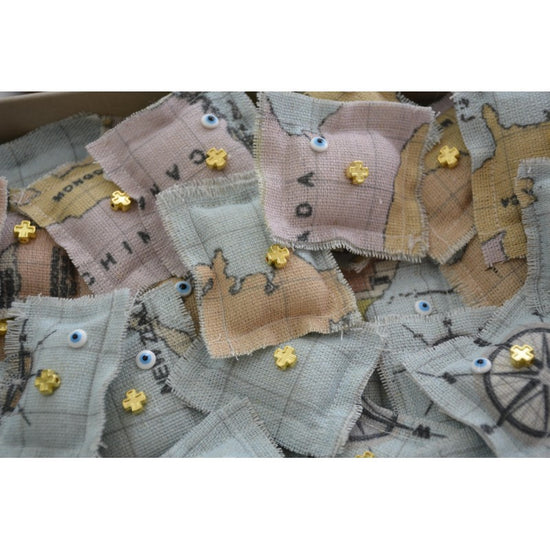 Μαρτυρικό φυλαχτό  χάρτης με εντυπωσιακό σταυρό & ματάκ