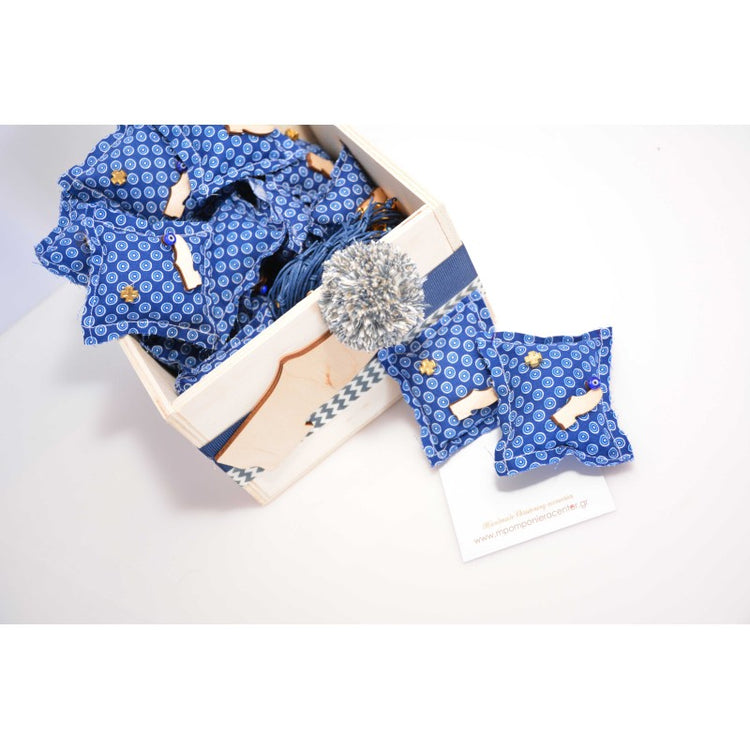 Μαρτυρικό φυλαχτό τσαρούχι με εντυπωσιακό σταυρό & ματάκι