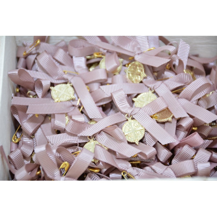 Μαρτυρικό κρεμαστό σταυρό ΑγιοΚωνστάντινο με κορδέλα και παραμανίτσα μικρή