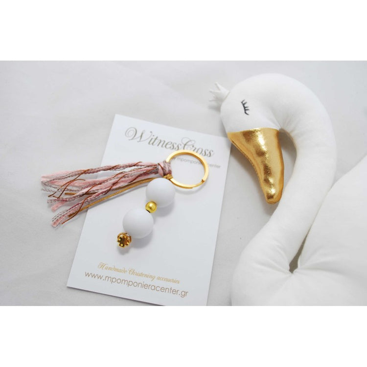 Μαρτυρικό μπρελόκ με λευκές χάντρες και σταυρό χρυσό περαστό , κορδέλες σάπιο μήλο