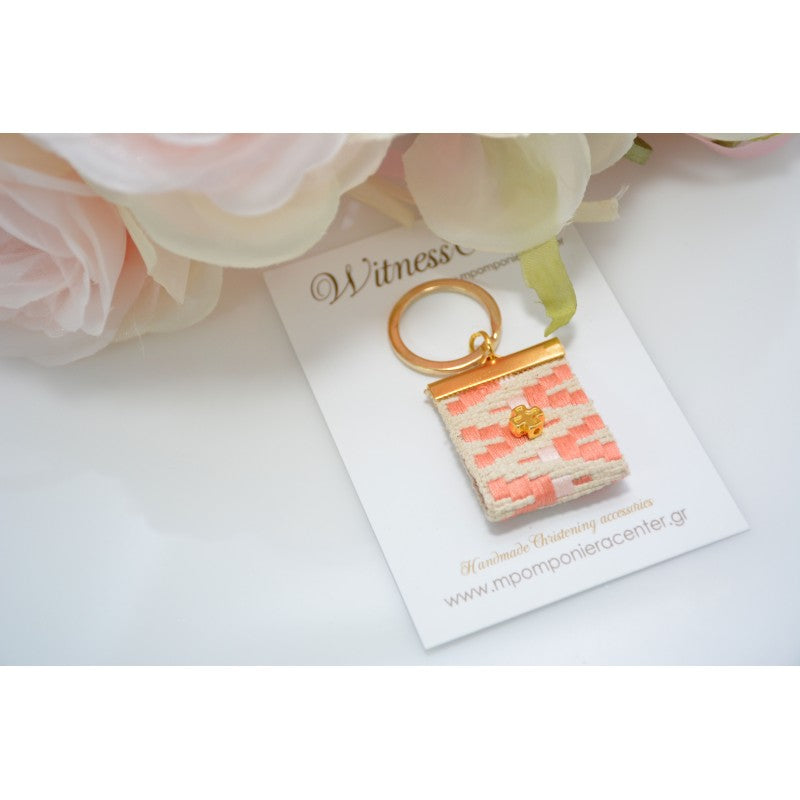 Μαρτυρικό μπρελόκ boho style με ιδιαίτερο σομών - εκρού σχέδιο Vintage και σταυρό