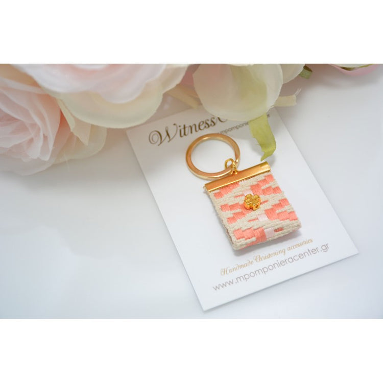 Μαρτυρικό μπρελόκ boho style με ιδιαίτερο σομών - εκρού σχέδιο Vintage και σταυρό