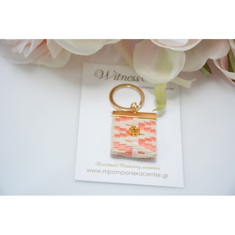 Μαρτυρικό μπρελόκ boho style με ιδιαίτερο σομών - εκρού σχέδιο Vintage και σταυρό