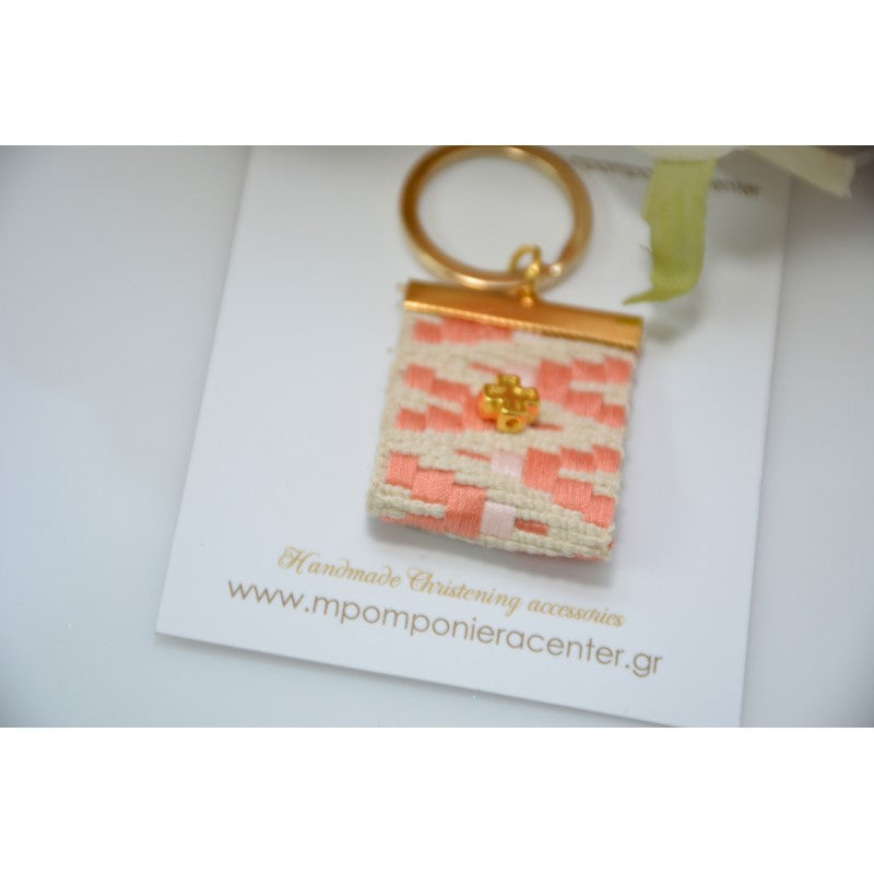 Μαρτυρικό μπρελόκ boho style με ιδιαίτερο σομών - εκρού σχέδιο Vintage και σταυρό