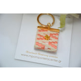 Μαρτυρικό μπρελόκ boho style με ιδιαίτερο σομών - εκρού σχέδιο Vintage και σταυρό