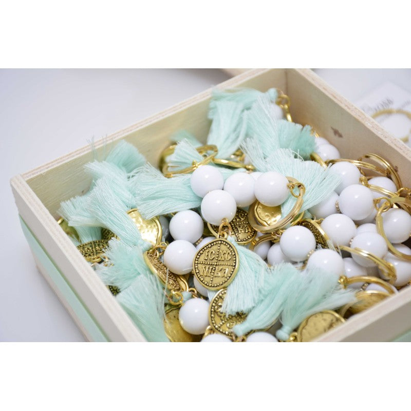 Μαρτυρικό μπρελόκ Κωνσταντινάτο με χάντρες λευκές και φούντα βεραμάν
