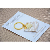 Μαρτυρικό μπρελόκ boho style με ιδιαίτερο λευκό - εκρού σχέδιο Vintage και σταυρό