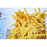 Μαρτυρικό μπρελόκ με λεμόνι , ιδιαίτερα ελκυστικό χρώμα κίτρινο έντονο