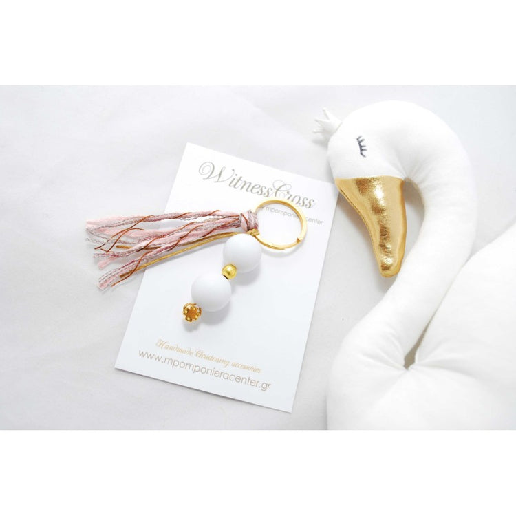 Μαρτυρικό μπρελόκ με λευκές χάντρες και σταυρό χρυσό περαστό , κορδέλες σάπιο μήλο