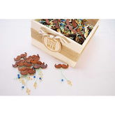 Μαρτυρικό μουστάκι ξύλινο με παραμάνα πίσω σταυρός μεταλλικός και κορδόνι με ματάκι.