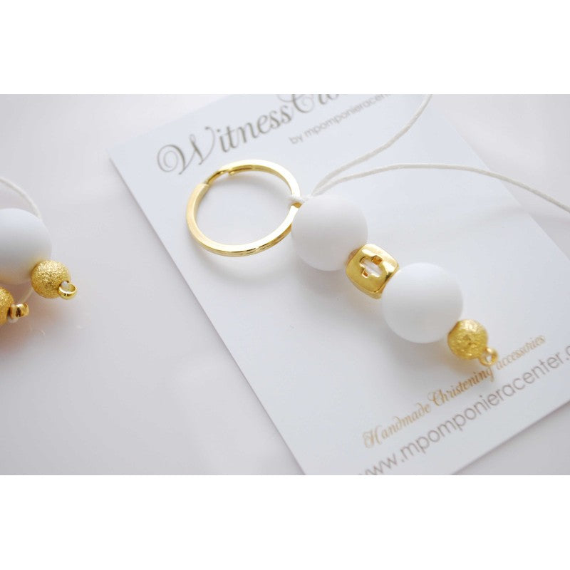 Μαρτυρικό μπρελόκ με λευκές χάντρες και σταυρό χρυσό ιδιαίτερο