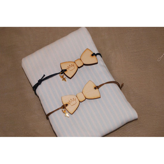 Μαρτυρικό παπιγιόν βραχιόλι ξύλινο με χάραξη κορώνα με χρυσό σταυρό