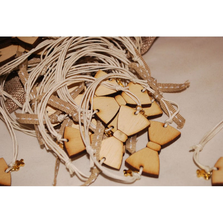 Μαρτυρικό παπιγιόν βραχιόλι ξύλινο & μεταλλικό σταυρό σε μπεζ κερωμένο κορδόνι