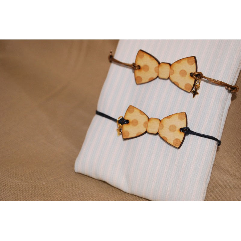 Μαρτυρικό παπιγιόν βραχιόλι ξύλινο με χάραξη πουά με χρυσό σταυρό