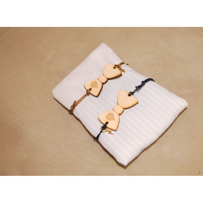 Μαρτυρικό παπιγιόν βραχιόλι ξύλινο με χάραξη αερόστατο με χρυσό σταυρό