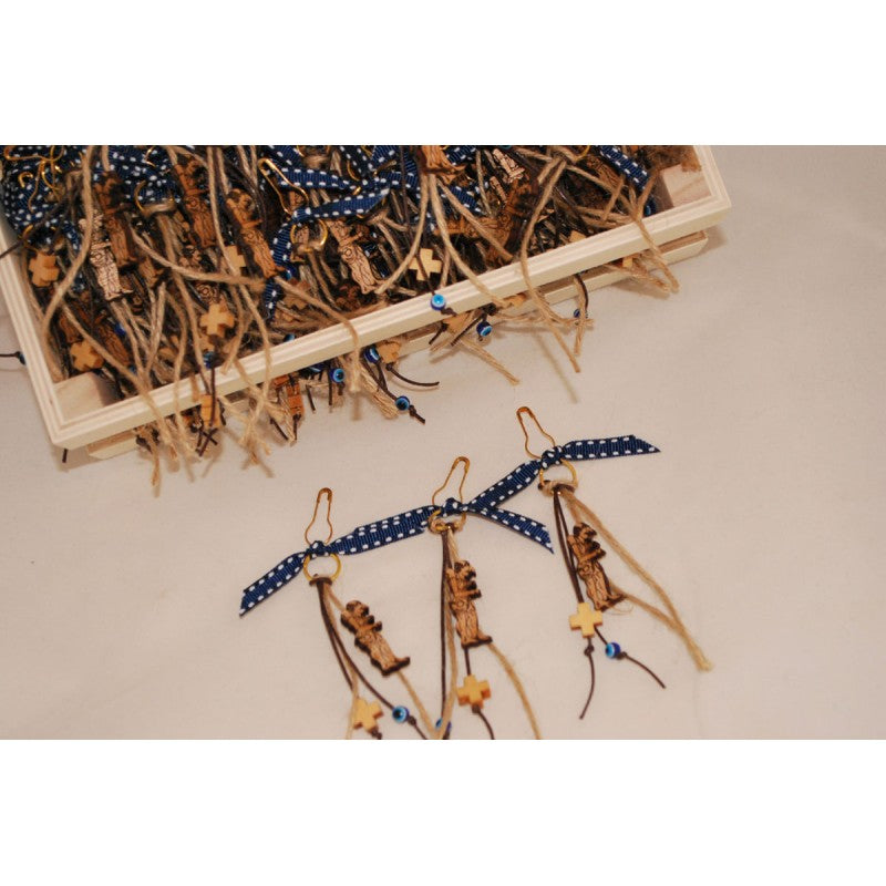 Μαρτυρικό τύπου μπρελόκ με ξύλινο καραγκιόζη, ξύλινο σταυρό και ματάκι