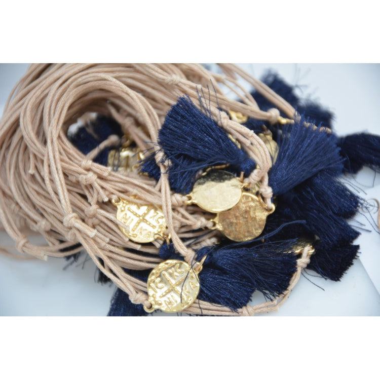 Μαρτυρικό βραχιόλι ΑγιοΚωνσταντινάτο με φουντίτσα σκούρο μπλε στο πλάι