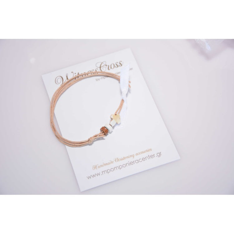 Μαρτυρικό βραχιόλι με ημιπολύτιμο σταυρό και χαντρούλες σε μπεζ-εκρού αποχρώσεις