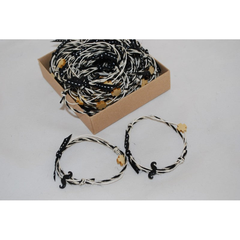 Μαρτυρικό βραχιόλι με μουστάκι σε μαύρο με ξύλινο σταυρό με μαύρες και μπεζ αποχρώσεις.