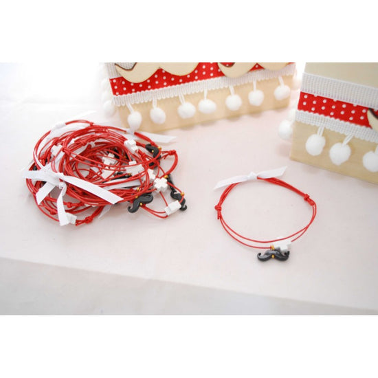 Μαρτυρικό βραχιόλι με μουστάκι σε κόκκινο, μουστάκι μαύρο με λευκό σταυρό & λευκή κορδέλα